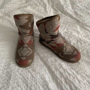 Indigo Rd. Aztec Print Sherpa Lined Boots